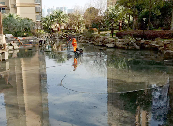 德令哈景观池淤泥清理