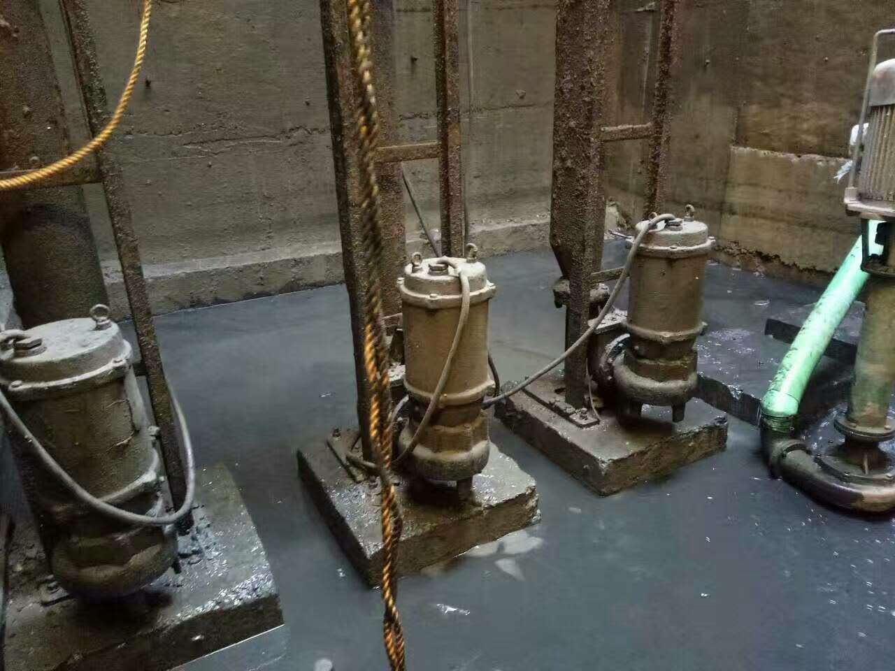 德令哈污水池清理